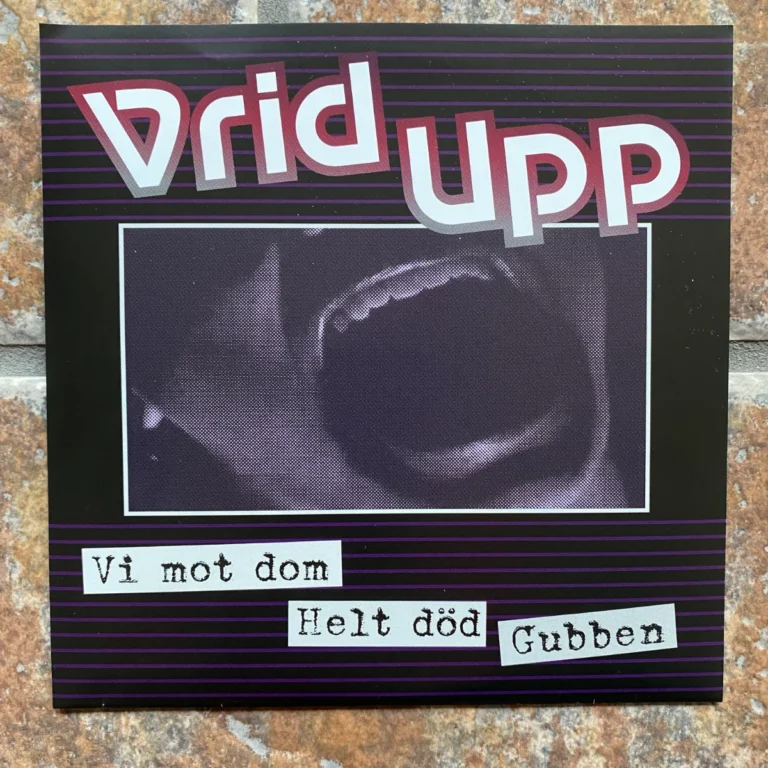 Skivomslag med öppen skrikande mun